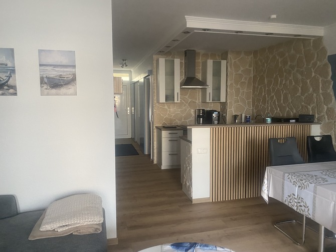 Ferienwohnung in Gr&ouml;mitz - Gr&ouml;mitz-Center - Flur mit K&uuml;che