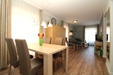 Ferienwohnung in K&uuml;hlungsborn - Appartementanlage Ostseeblick Fewo R&uuml;gen 12 - Wohnbereich mit Blick zum Balkon