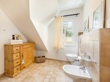 Ferienhaus in Garz - Familienferienhaus R&uuml;genbrise - Gemeinsames Urlauben mit Steg und Boot auf R&uuml;gen - alles inklusive und 5 B&auml;der - Bild 19